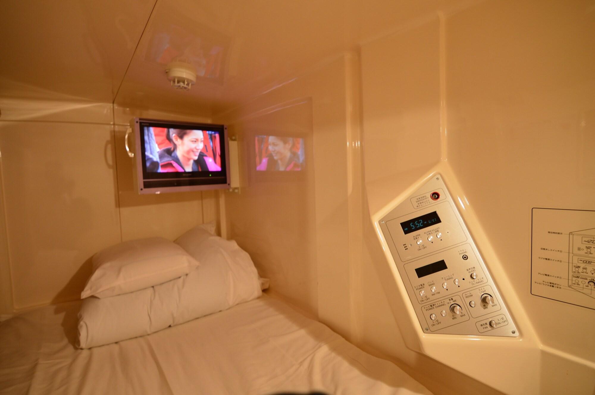 Capsule Inn Osaka - Caters To Men Exteriér fotografie