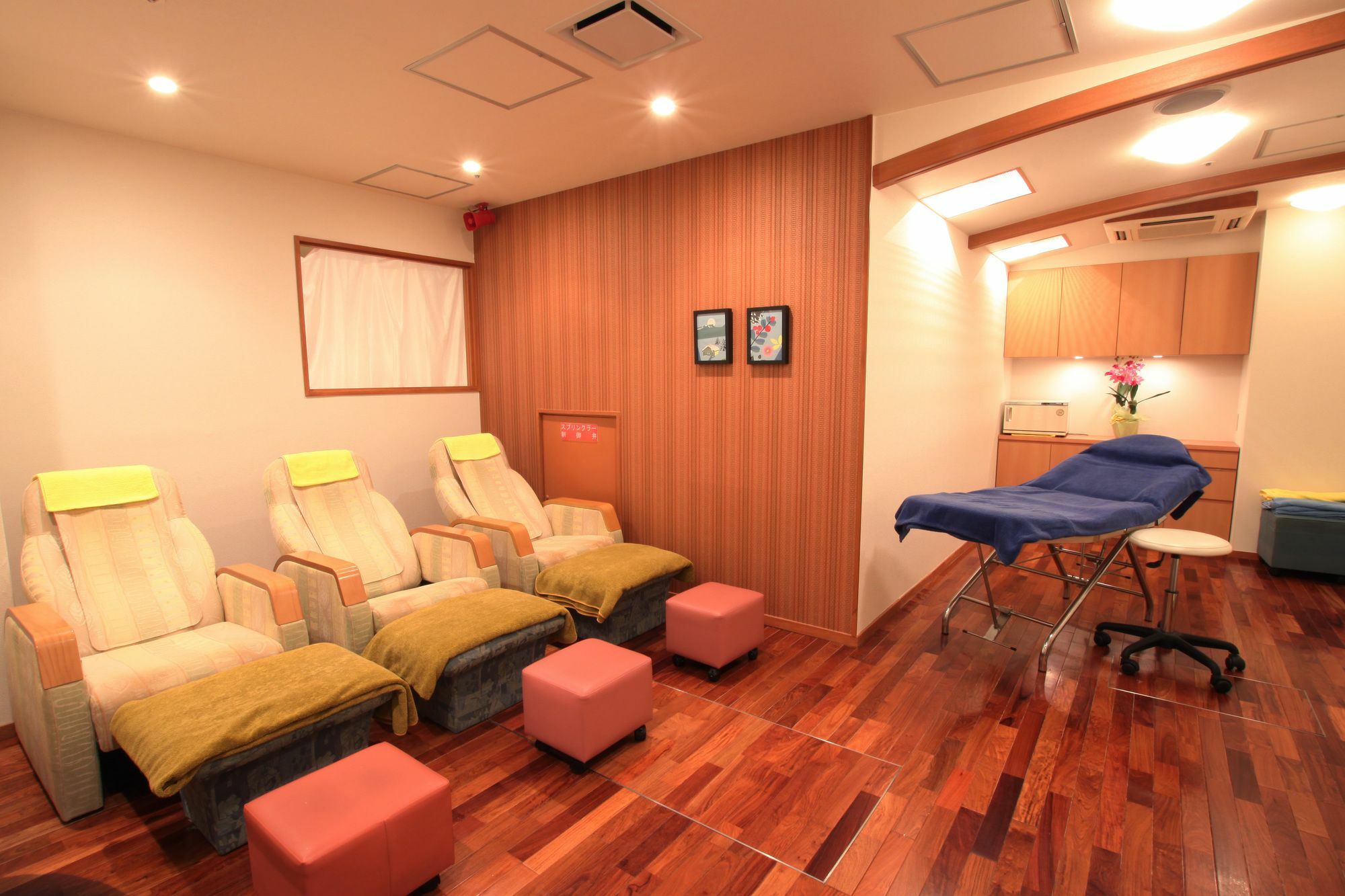 Capsule Inn Osaka - Caters To Men Exteriér fotografie